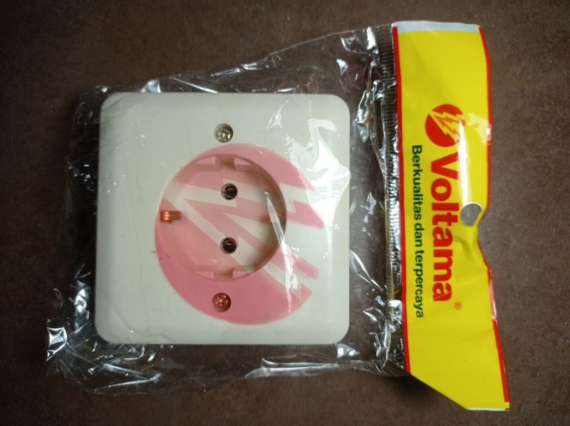 Stop kontak dinding colokan 1 voltama