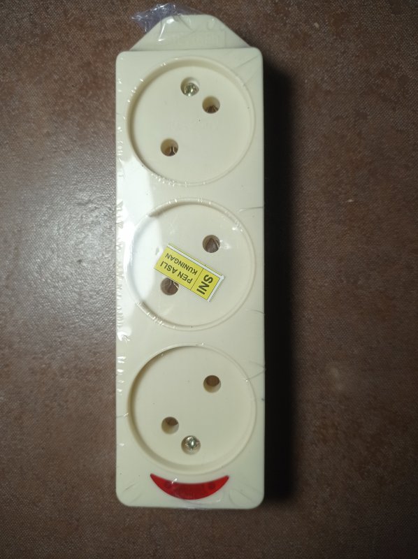 Colokan gepeng 3 lampu