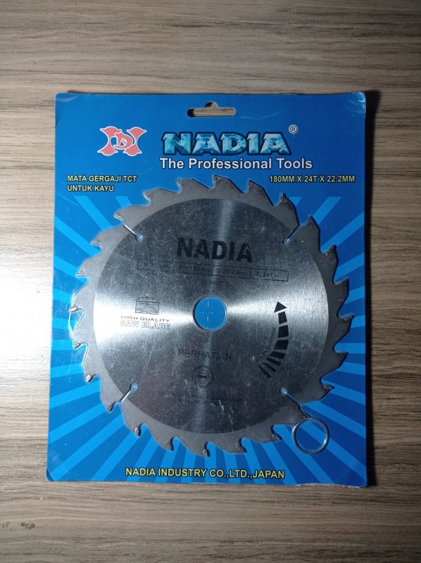 Pemotong kayu Nadia 180x24Tx22.2mm